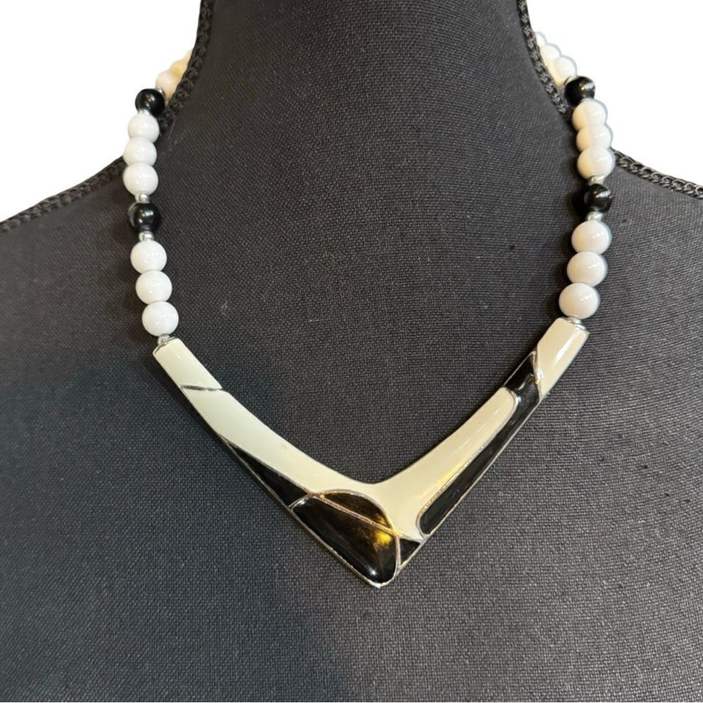 Necklace – Vintage 1980s Black & White Abstract Beaded Statement Necklace